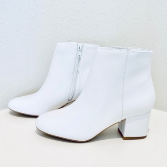 ALDO White Leather Ankle Booties - Picture 4 of 6